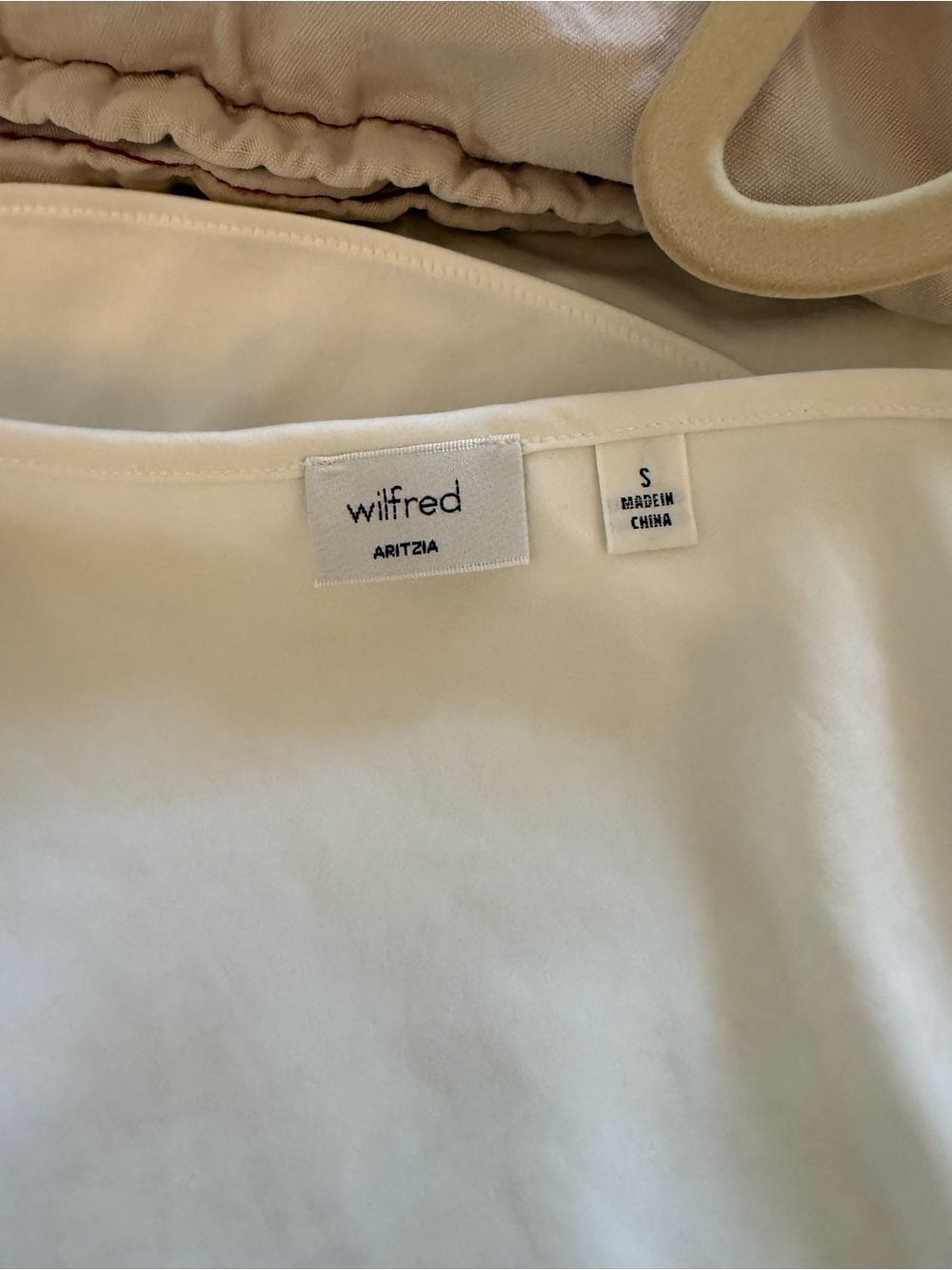 Wilfred Aritzia Tonka Satin Blouse - Picture 6 of 6